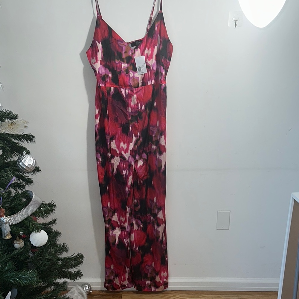 🌺 Forever 21 Romper- feels silky - summer/ spring  ready🌺